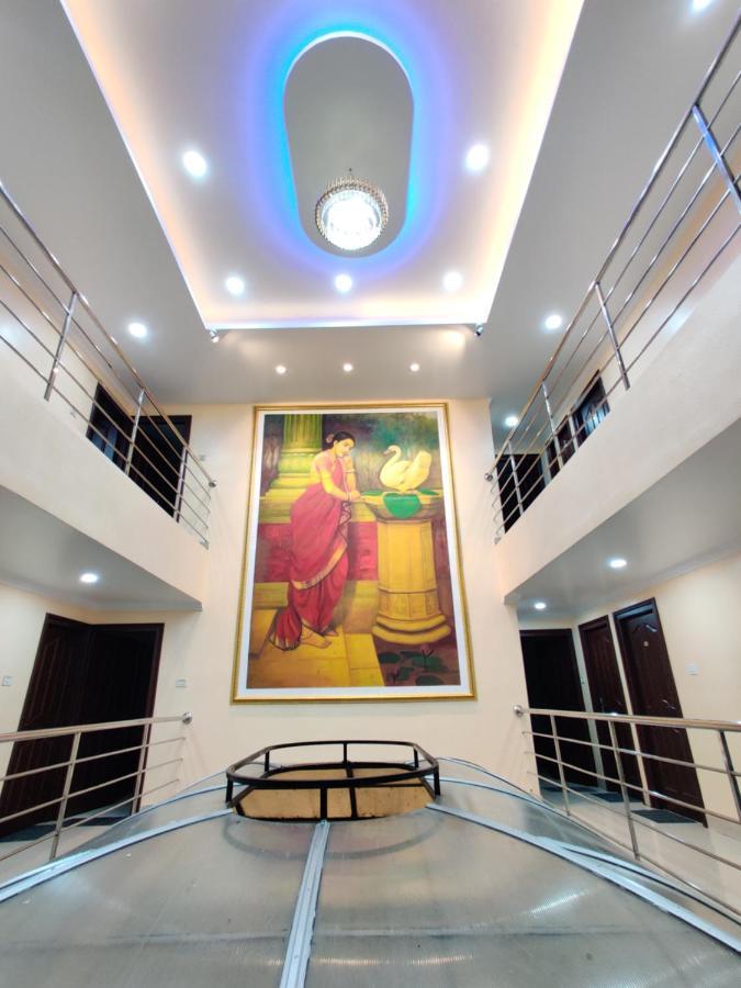 Amruth Inn Guruvāyūr Buitenkant foto