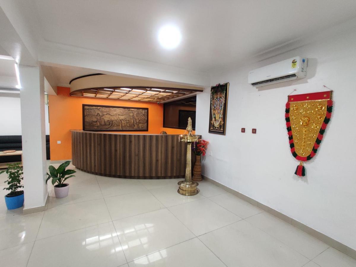 Amruth Inn Guruvāyūr Buitenkant foto