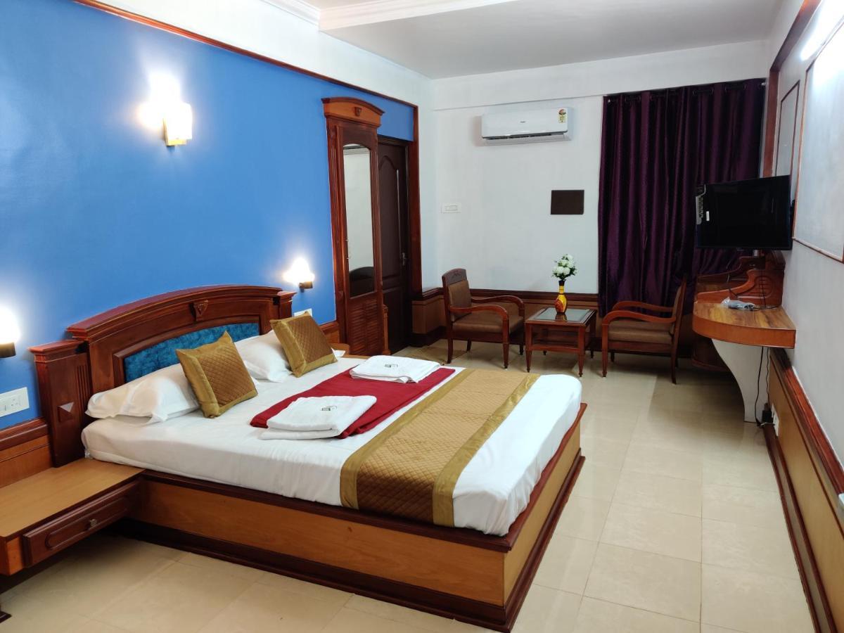 Amruth Inn Guruvāyūr Buitenkant foto