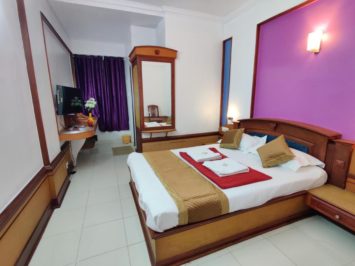 Amruth Inn Guruvāyūr Buitenkant foto