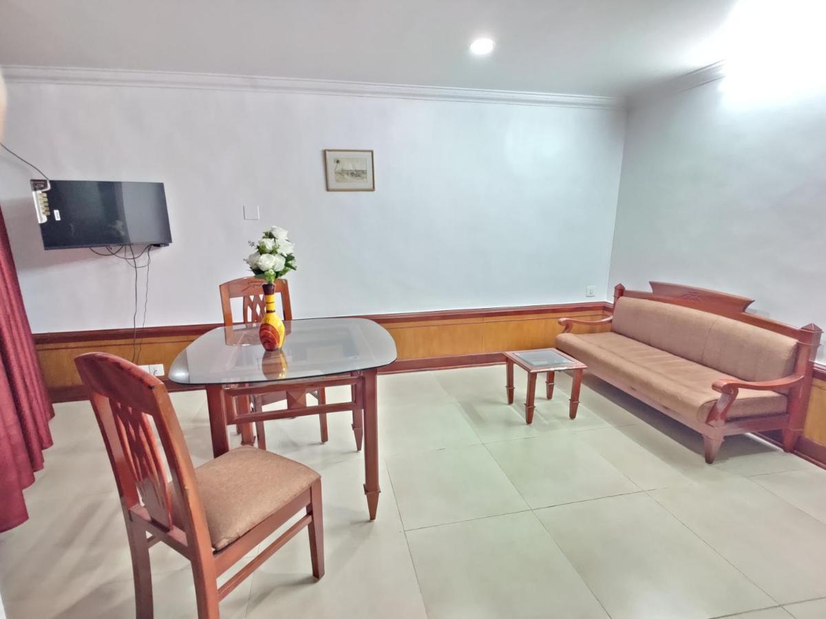 Amruth Inn Guruvāyūr Buitenkant foto